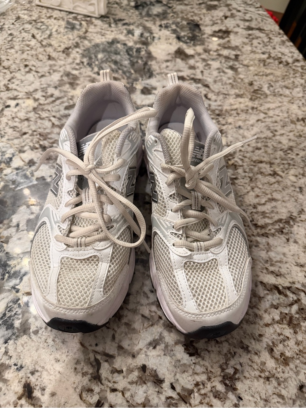 New Balance Women’s 530 Sneakers in White and Light Gray - Picture 3 of 9